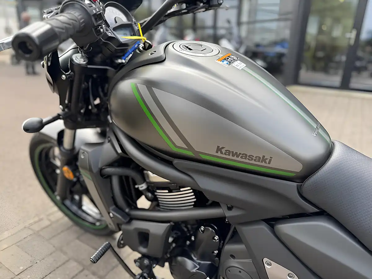 Used Kawasaki Vulcan 650 Matt - Interior and Exterior details 17