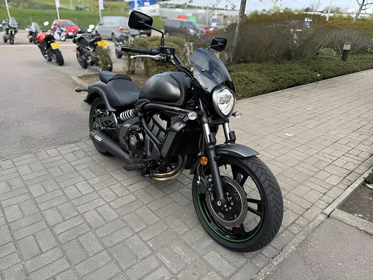 Used Kawasaki Vulcan 650 Matt - Interior and Exterior details 3