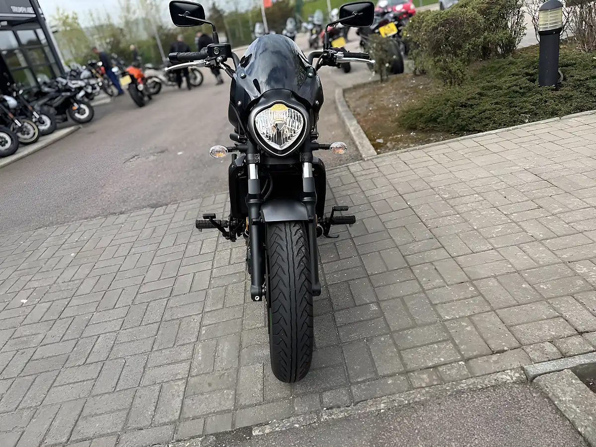 Used Kawasaki Vulcan 650 Matt - Interior and Exterior details 4