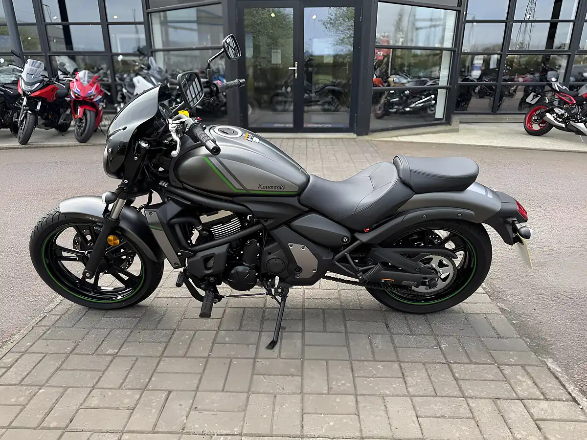 Used Kawasaki Vulcan 650 Matt - Interior and Exterior details 6