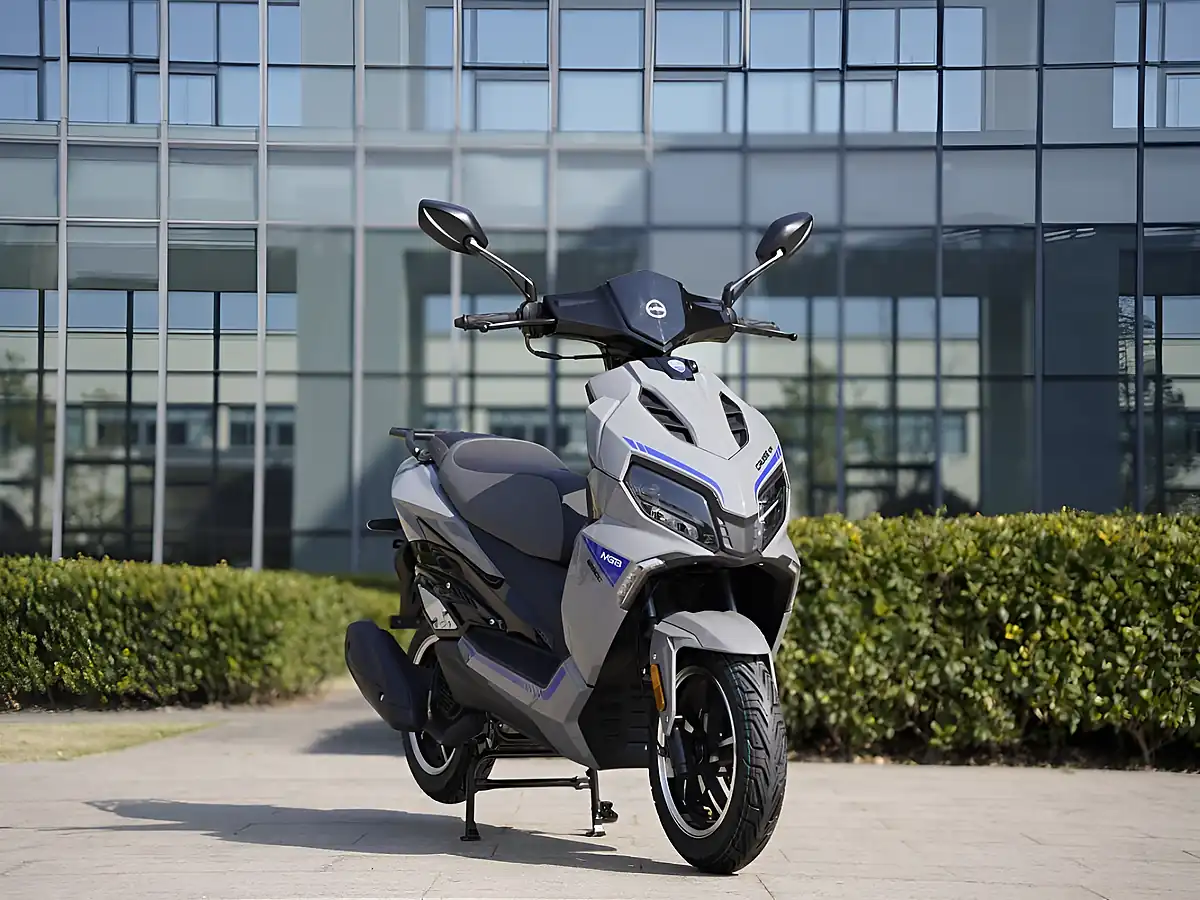 Used Kawasaki Z400 - Front View