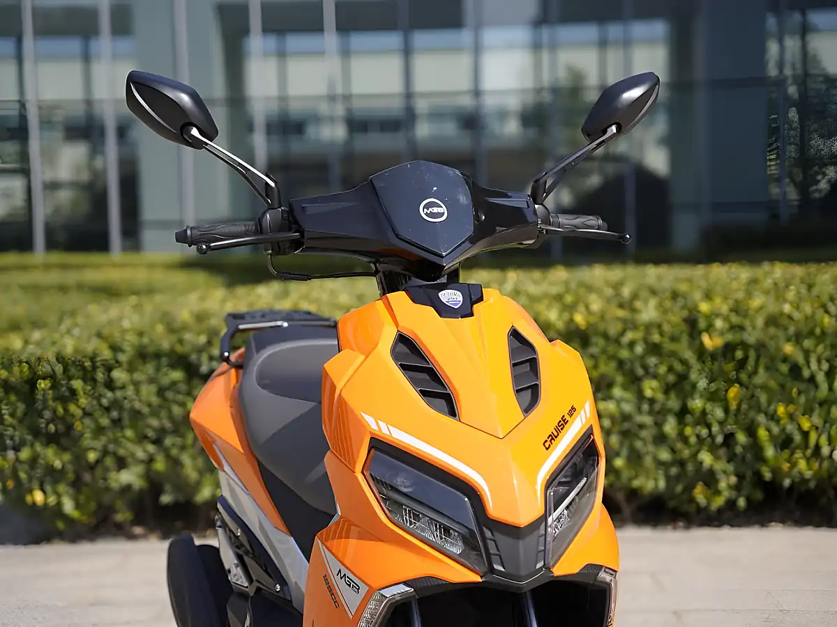 Used Kawasaki Z400 - Interior and Exterior details 3