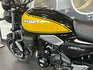 Used Kawasaki Z650 RS Yellow - Interior and Exterior details 11