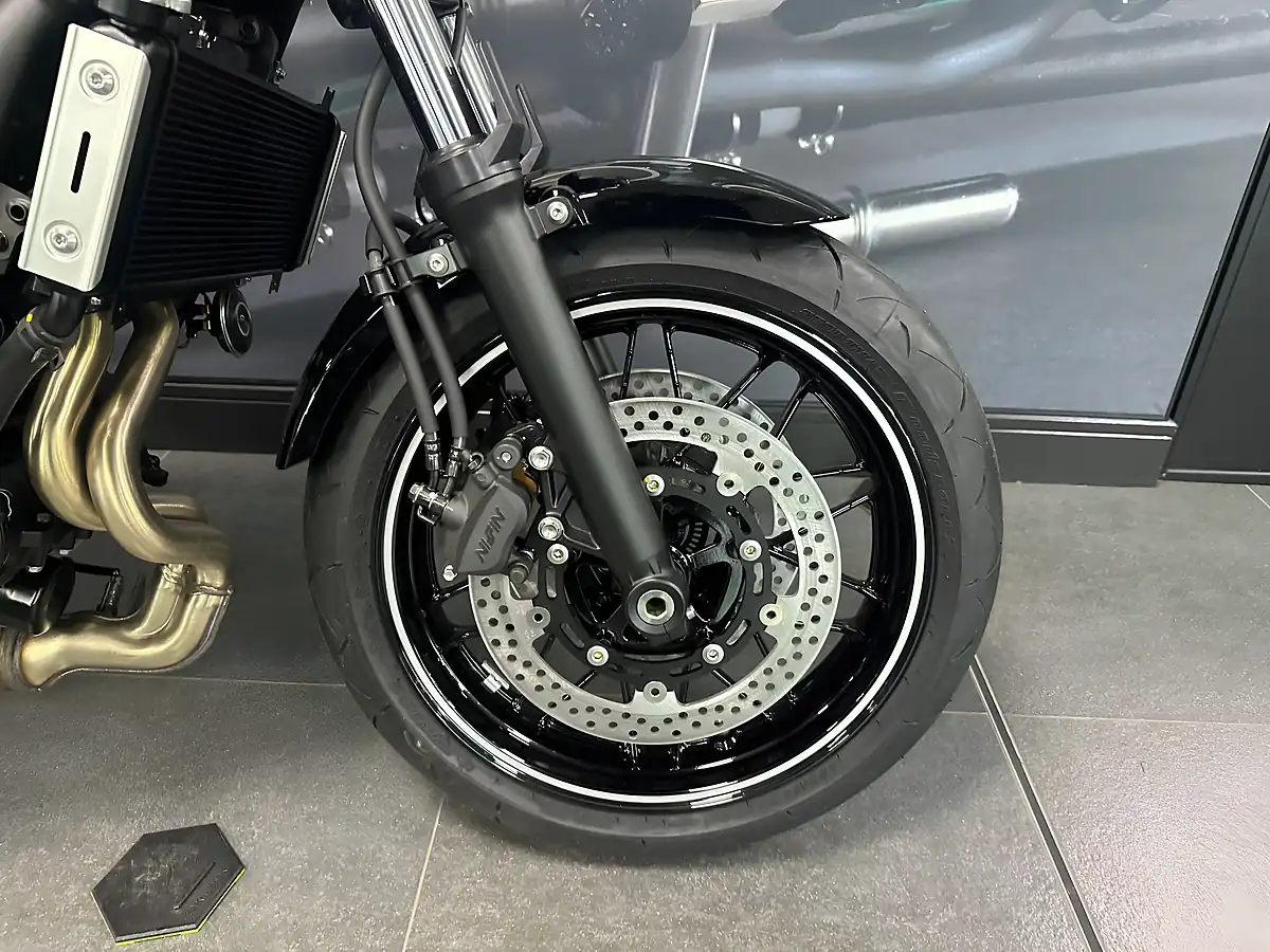 Used Kawasaki Z650 RS Yellow - Interior and Exterior details 13