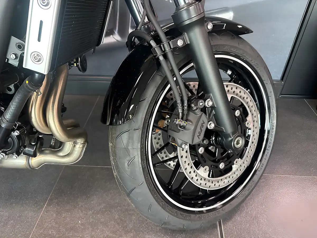 Used Kawasaki Z650 RS Yellow - Interior and Exterior details 4