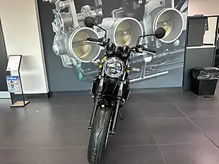 Used Kawasaki Z650 RS Yellow - Interior and Exterior details 6