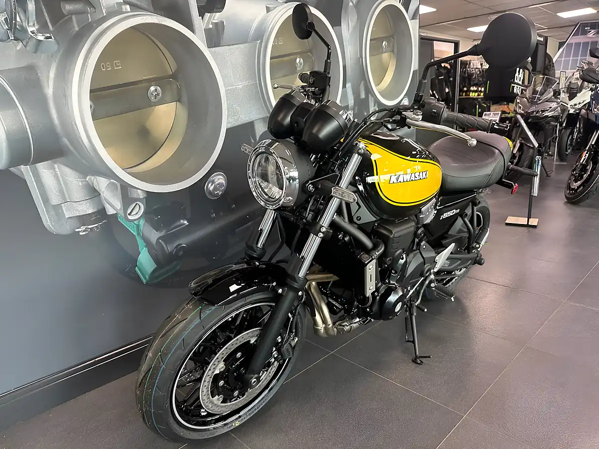 Used Kawasaki Z650 RS Yellow - Interior and Exterior details 8