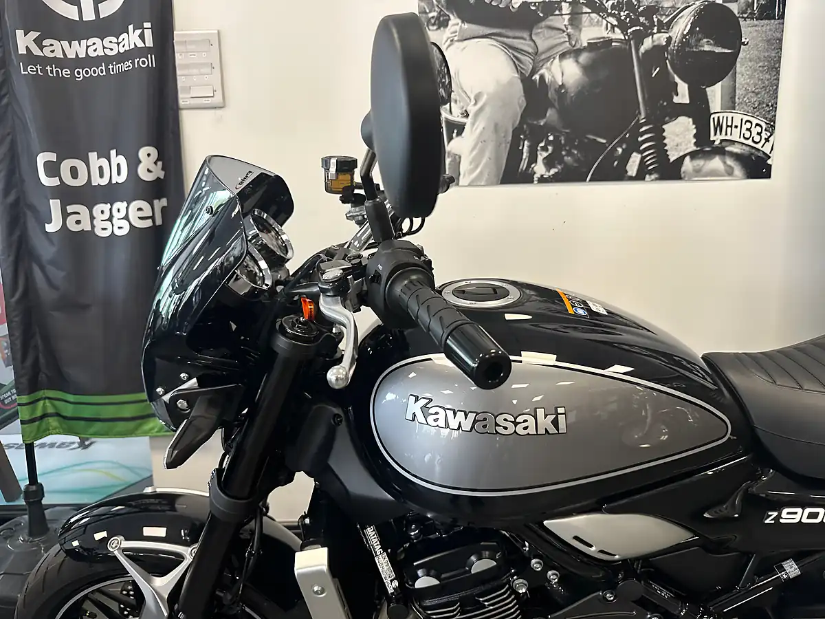 Used Kawasaki Z900 RS Naked Black - Interior and Exterior details 14