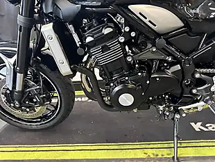 Used Kawasaki Z900 RS Naked Black - Interior and Exterior details 15