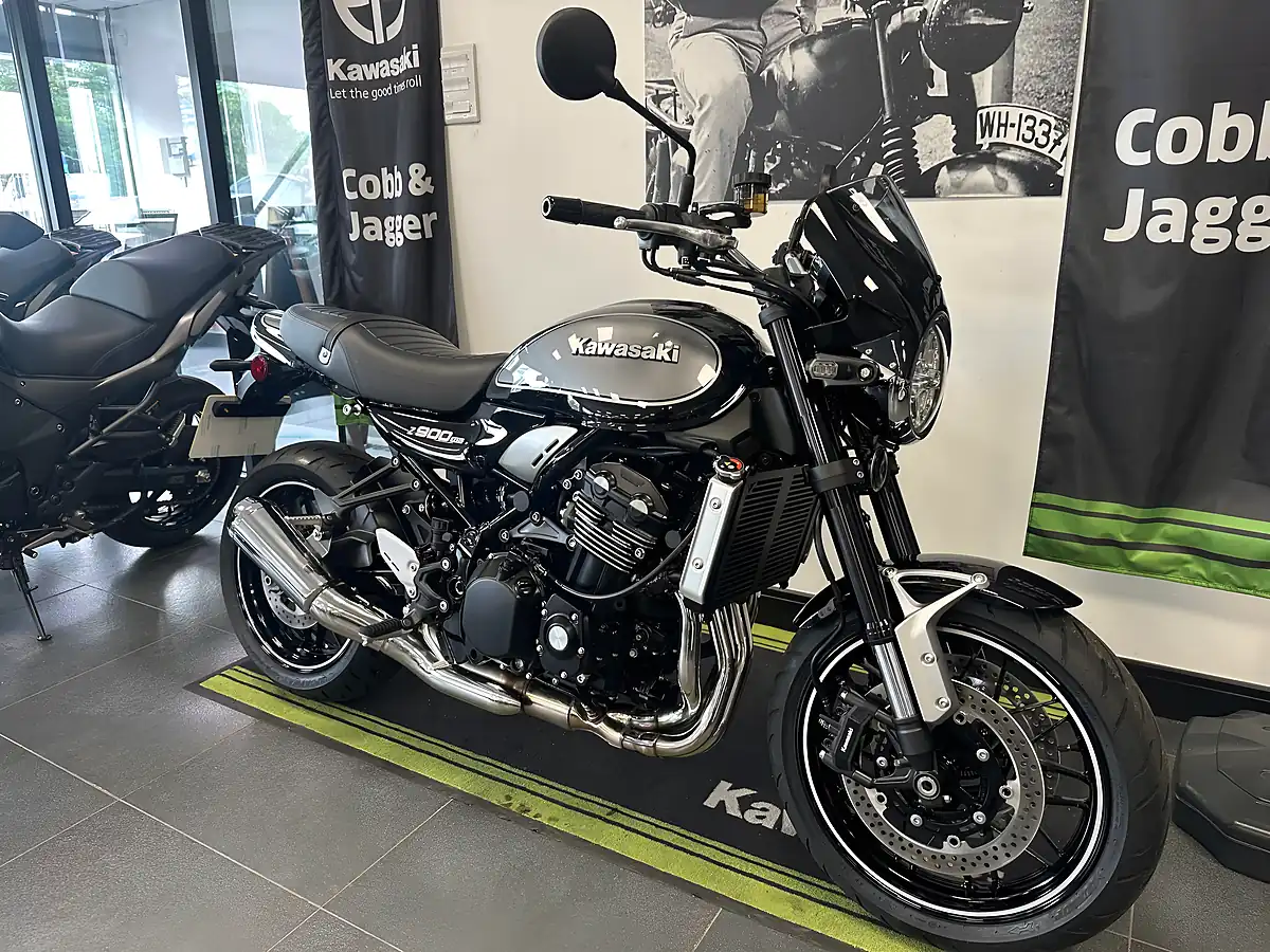 Used Kawasaki Z900 RS Naked Black - Interior and Exterior details 8