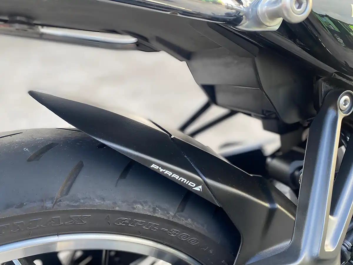 Used Kawasaki Z900RS Black Metallic - Interior and Exterior details 10