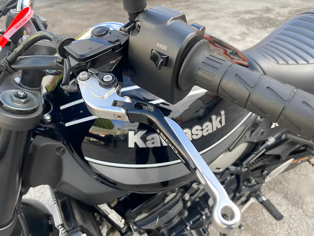 Used Kawasaki Z900RS Black Metallic - Interior and Exterior details 13