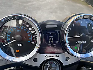 Used Kawasaki Z900RS Black Metallic - Interior and Exterior details 14