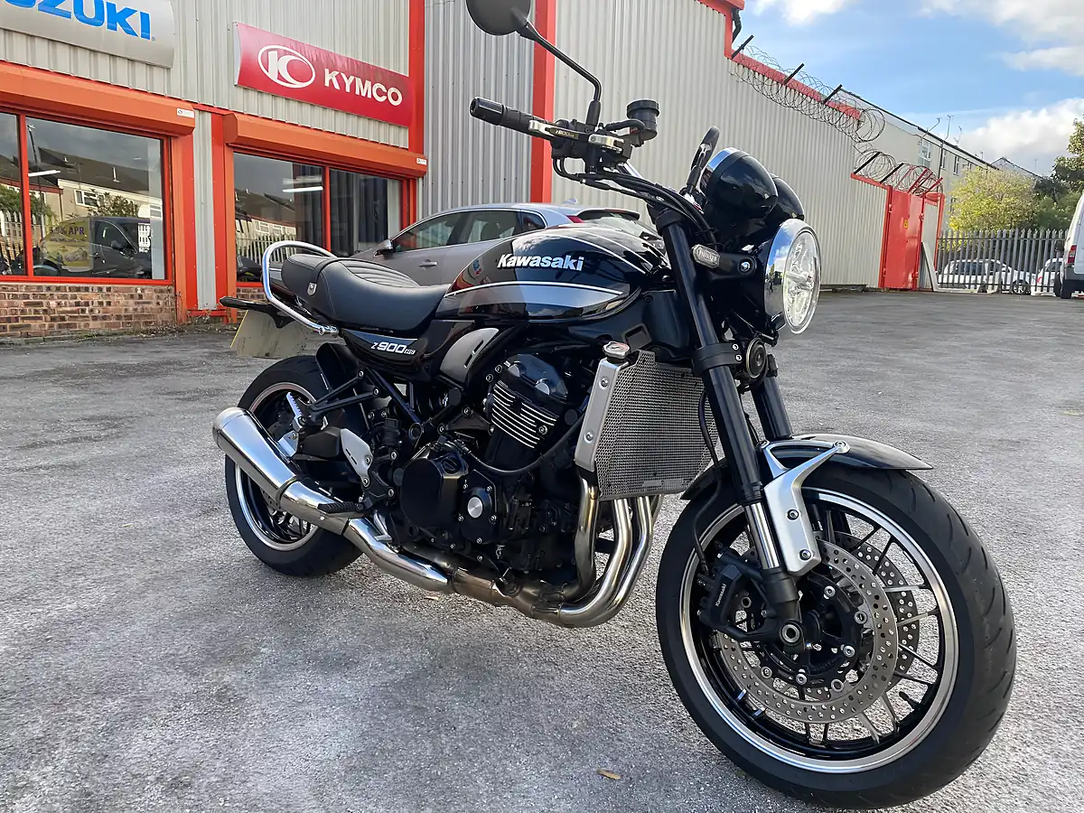Used Kawasaki Z900RS Black Metallic - Interior and Exterior details 2