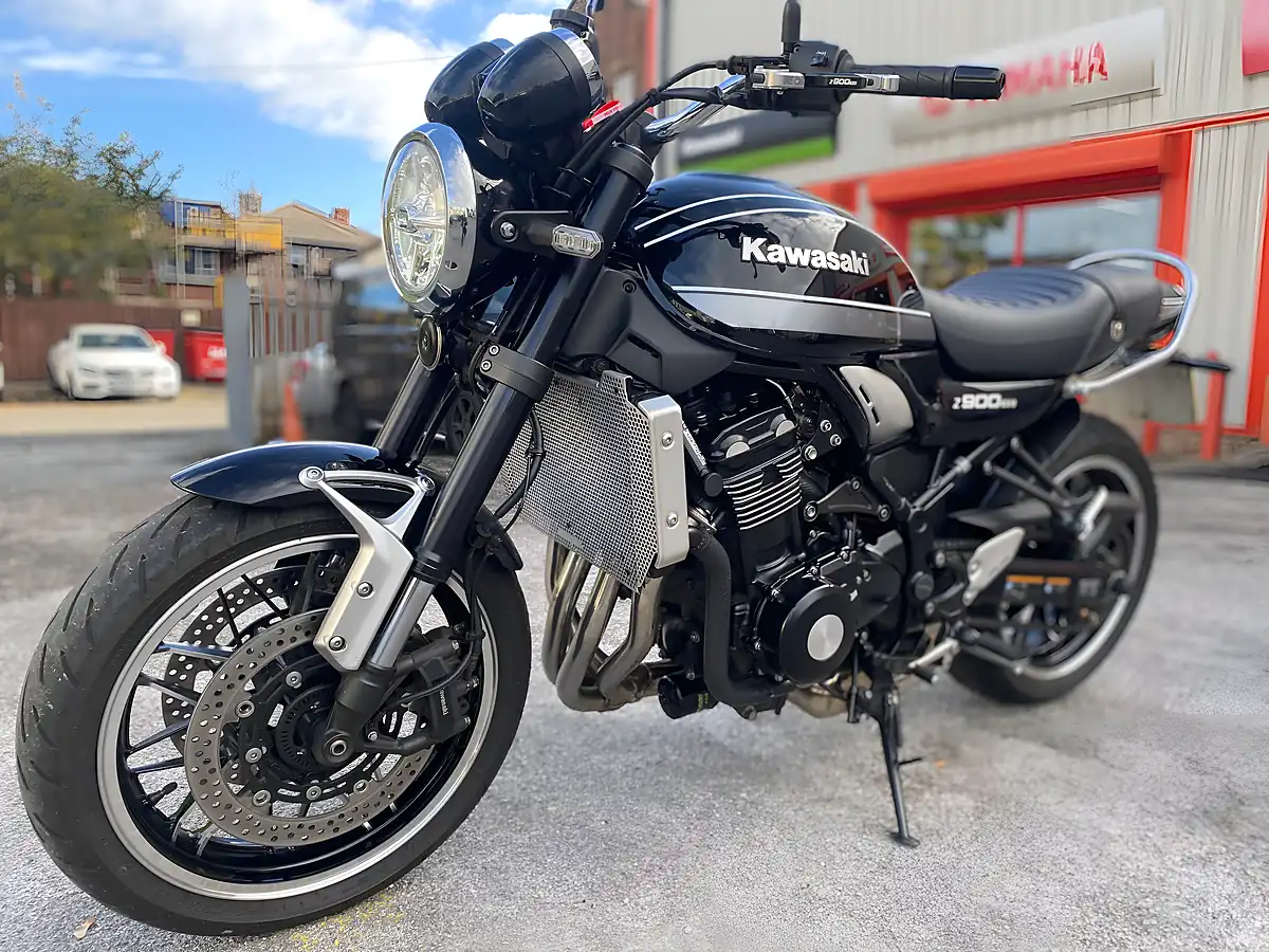Used Kawasaki Z900RS Black Metallic - Interior and Exterior details 6