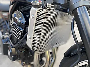 Used Kawasaki Z900RS Black Metallic - Interior and Exterior details 7