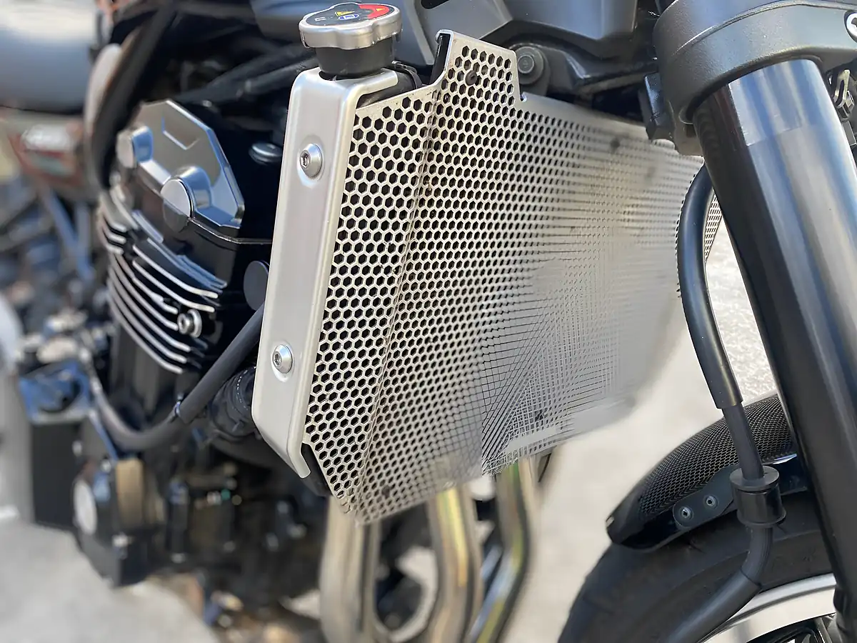 Used Kawasaki Z900RS Black Metallic - Interior and Exterior details 7