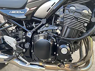 Used Kawasaki Z900RS Black Metallic - Interior and Exterior details 9