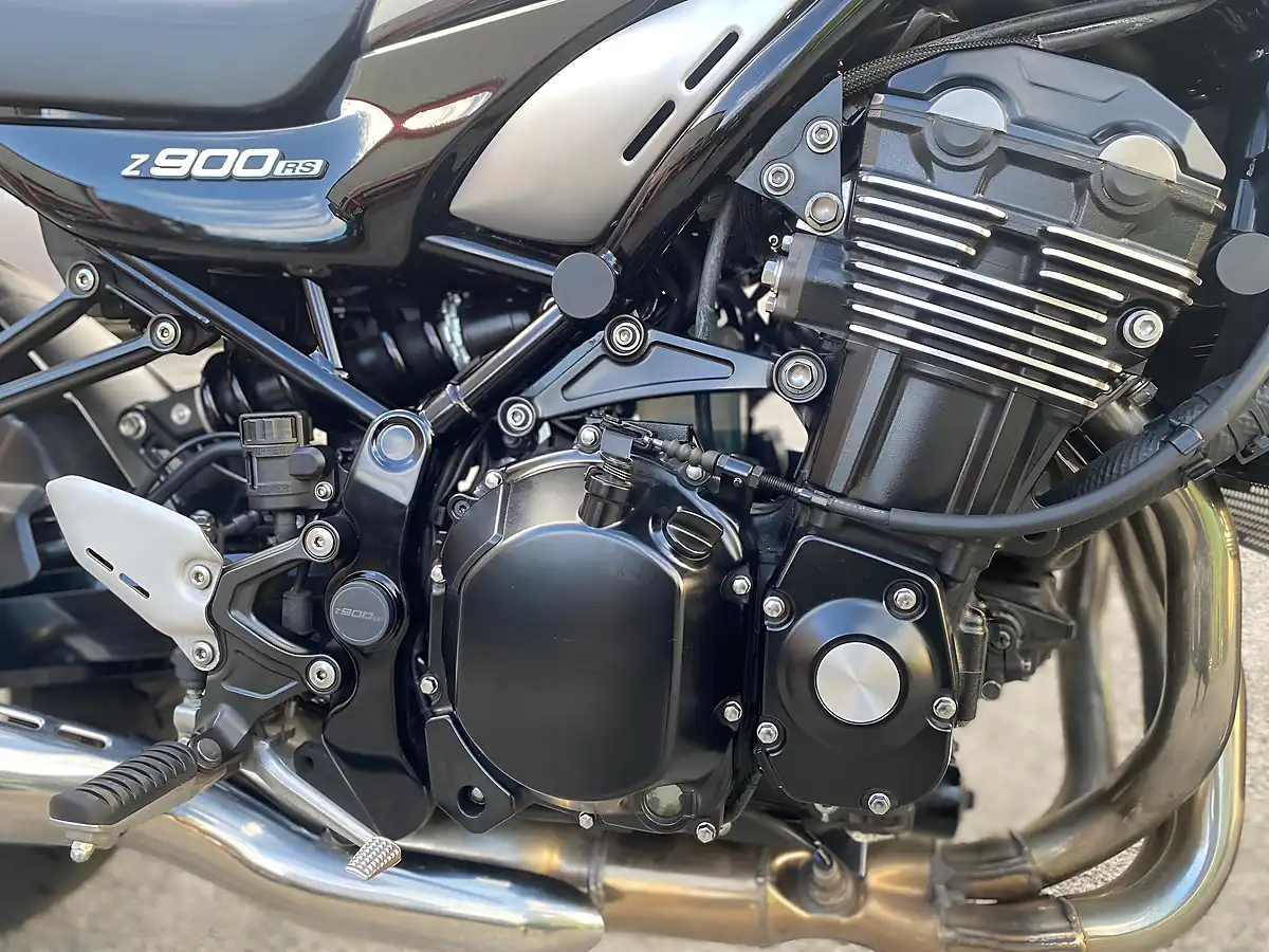 Used Kawasaki Z900RS Black Metallic - Interior and Exterior details 9