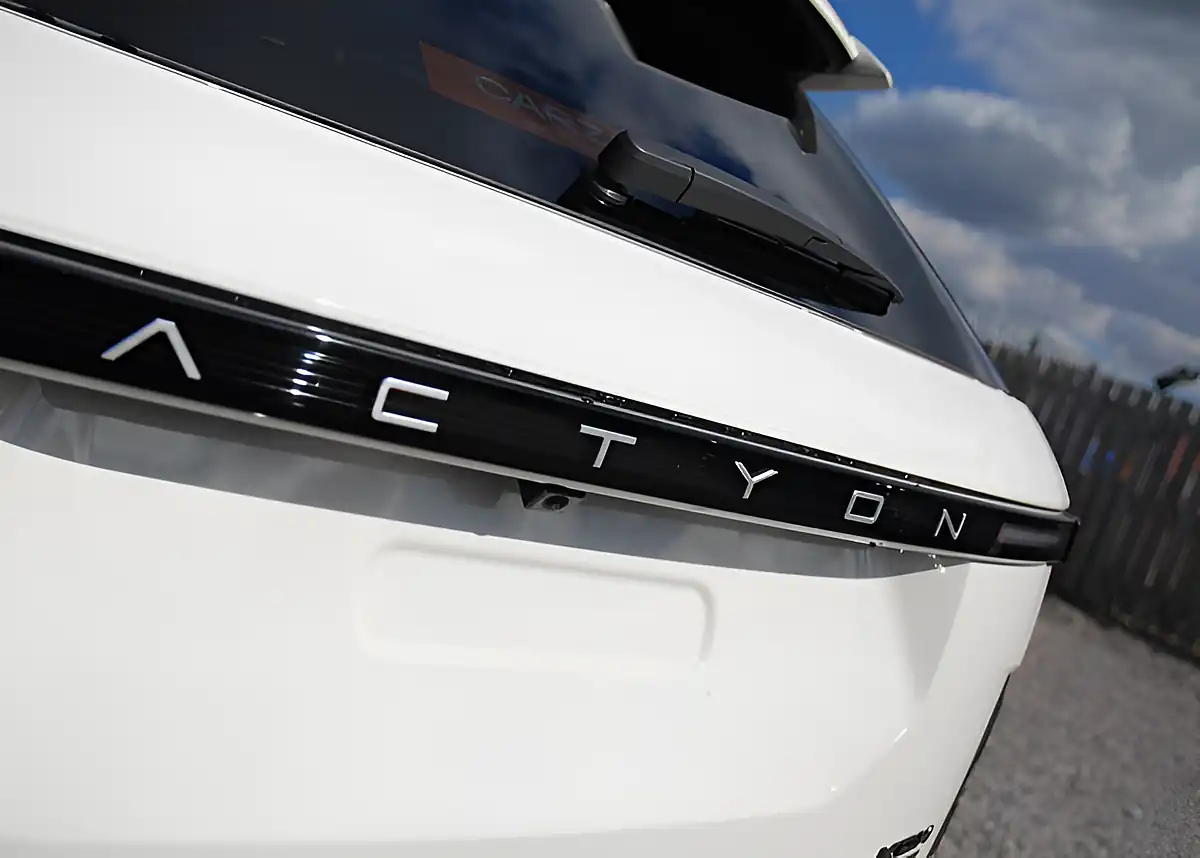 Used KGM Actyon K50 White - Interior and Exterior details 6