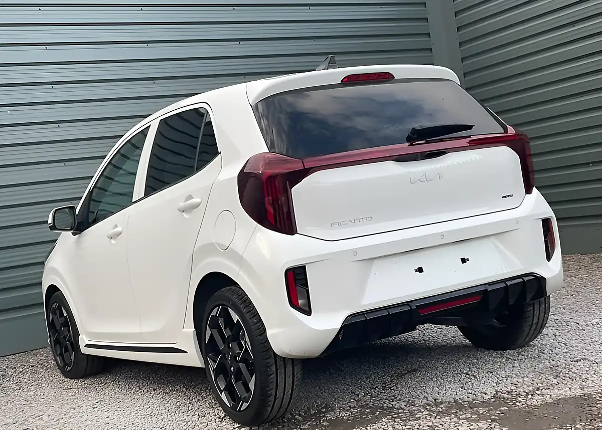 Used Kia Picanto GT-Line White - Interior and Exterior details 11