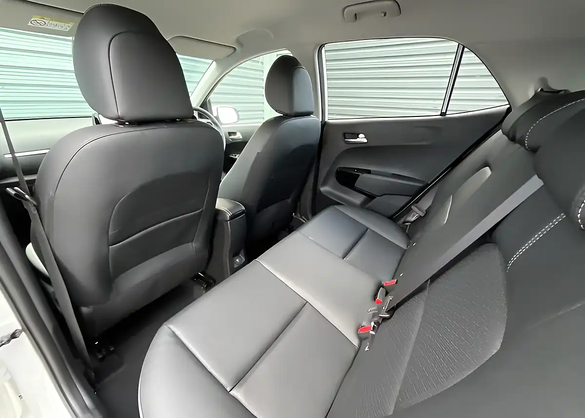 Used Kia Picanto GT-Line White - Interior and Exterior details 15