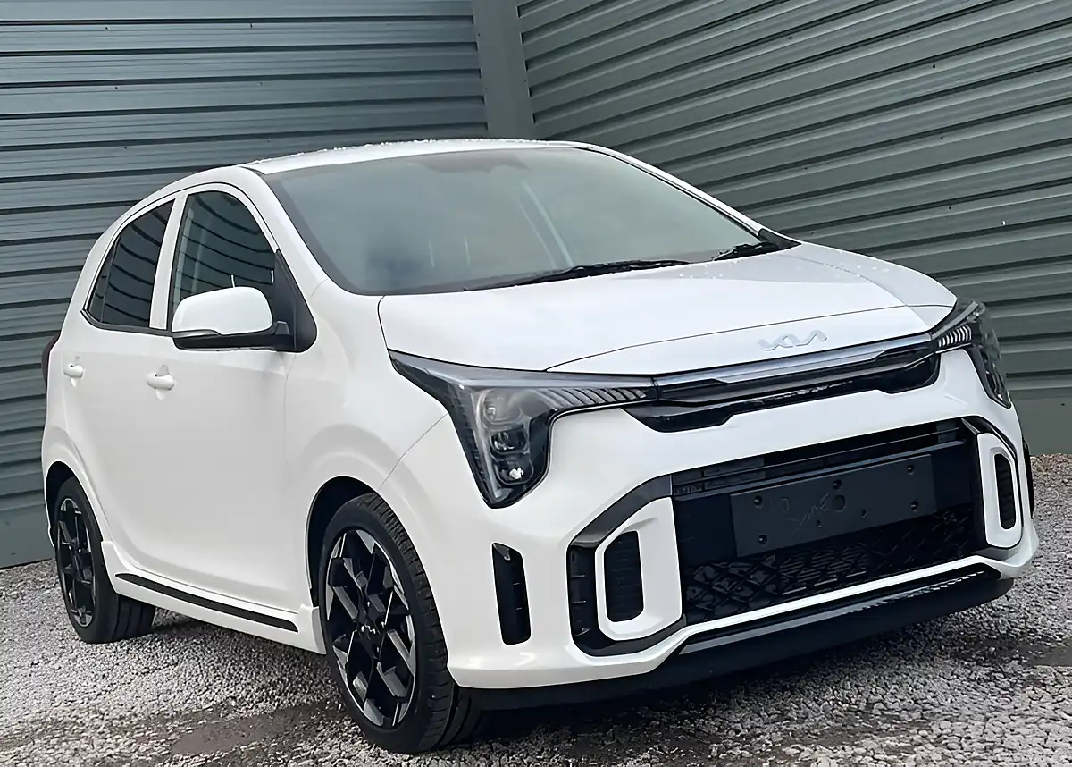 Used Kia Picanto GT-Line White - Interior and Exterior details 8