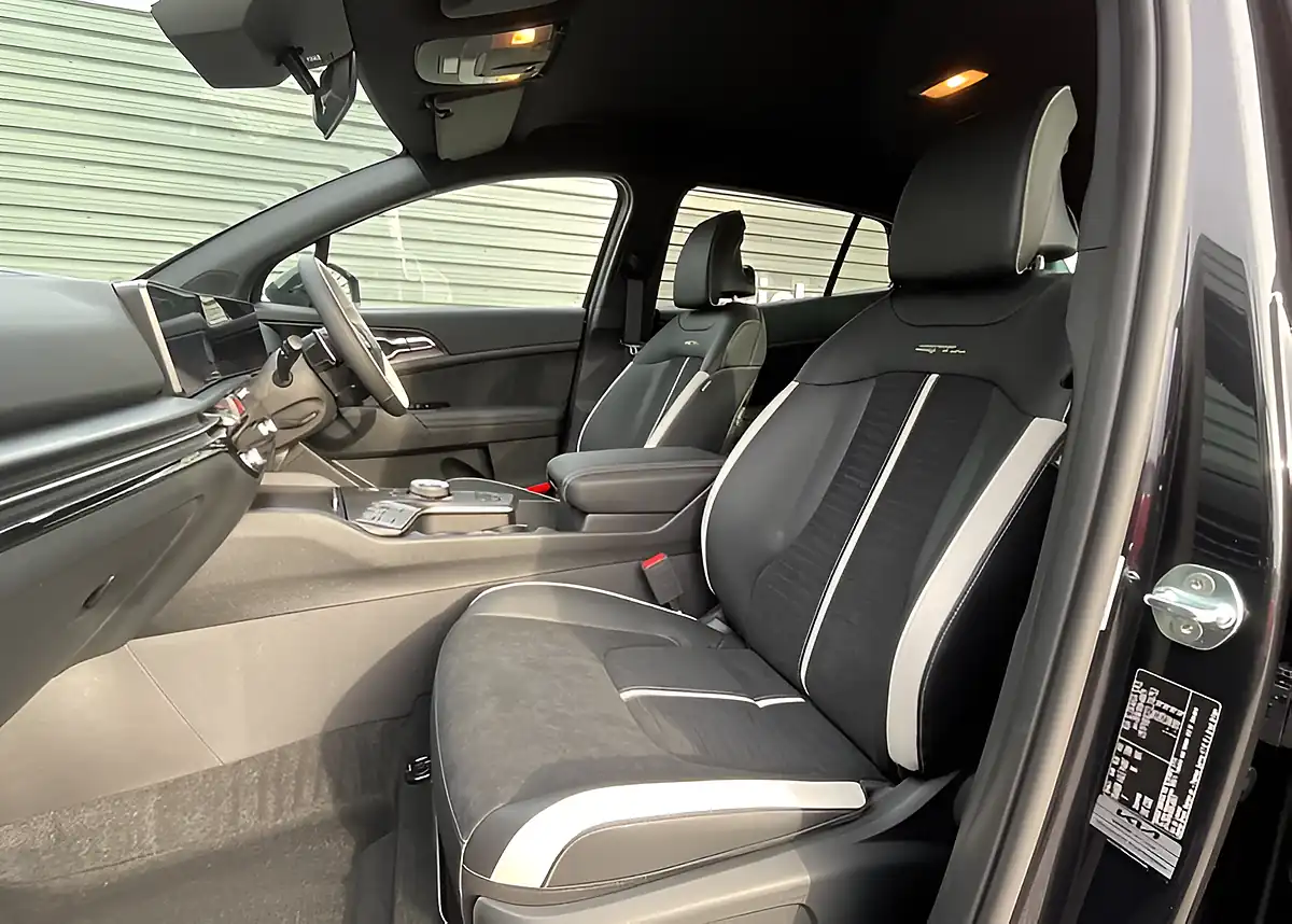 Used Kia Sportage GT-Line Black - Interior and Exterior details 12