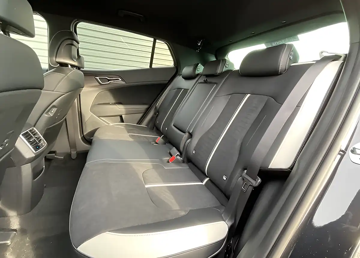 Used Kia Sportage GT-Line Black - Interior and Exterior details 15