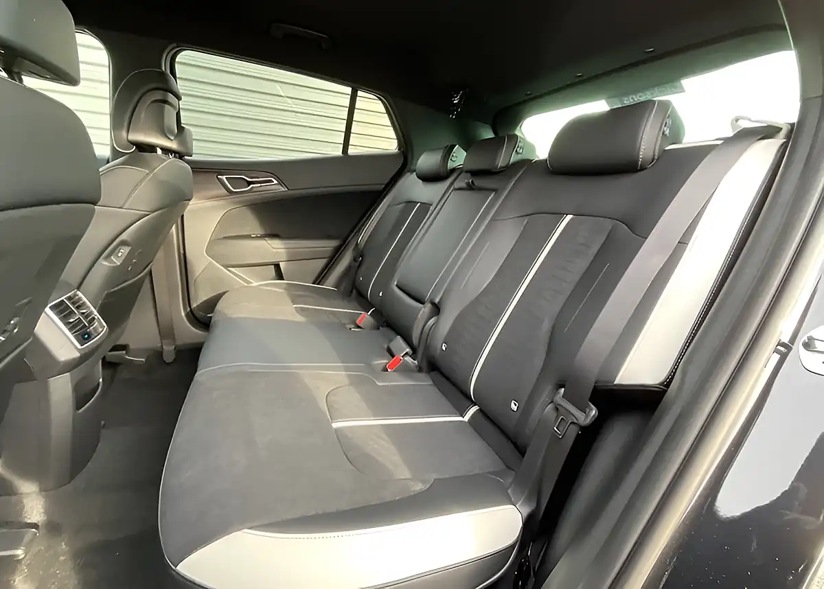 Used Kia Sportage GT-Line Black - Interior and Exterior details 15