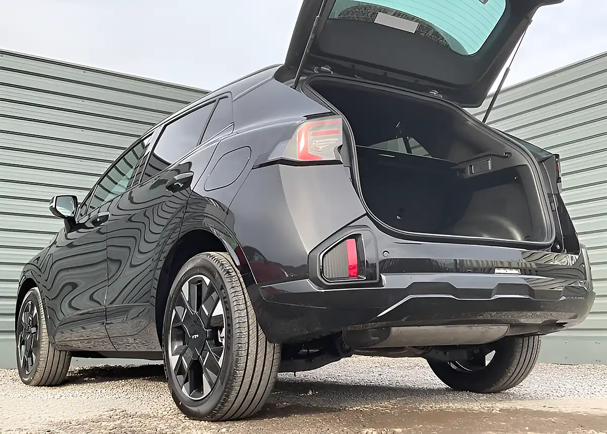 Used Kia Sportage GT-Line Black - Interior and Exterior details 17