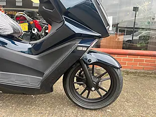 Used Kymco Skytown - Interior and Exterior details 2