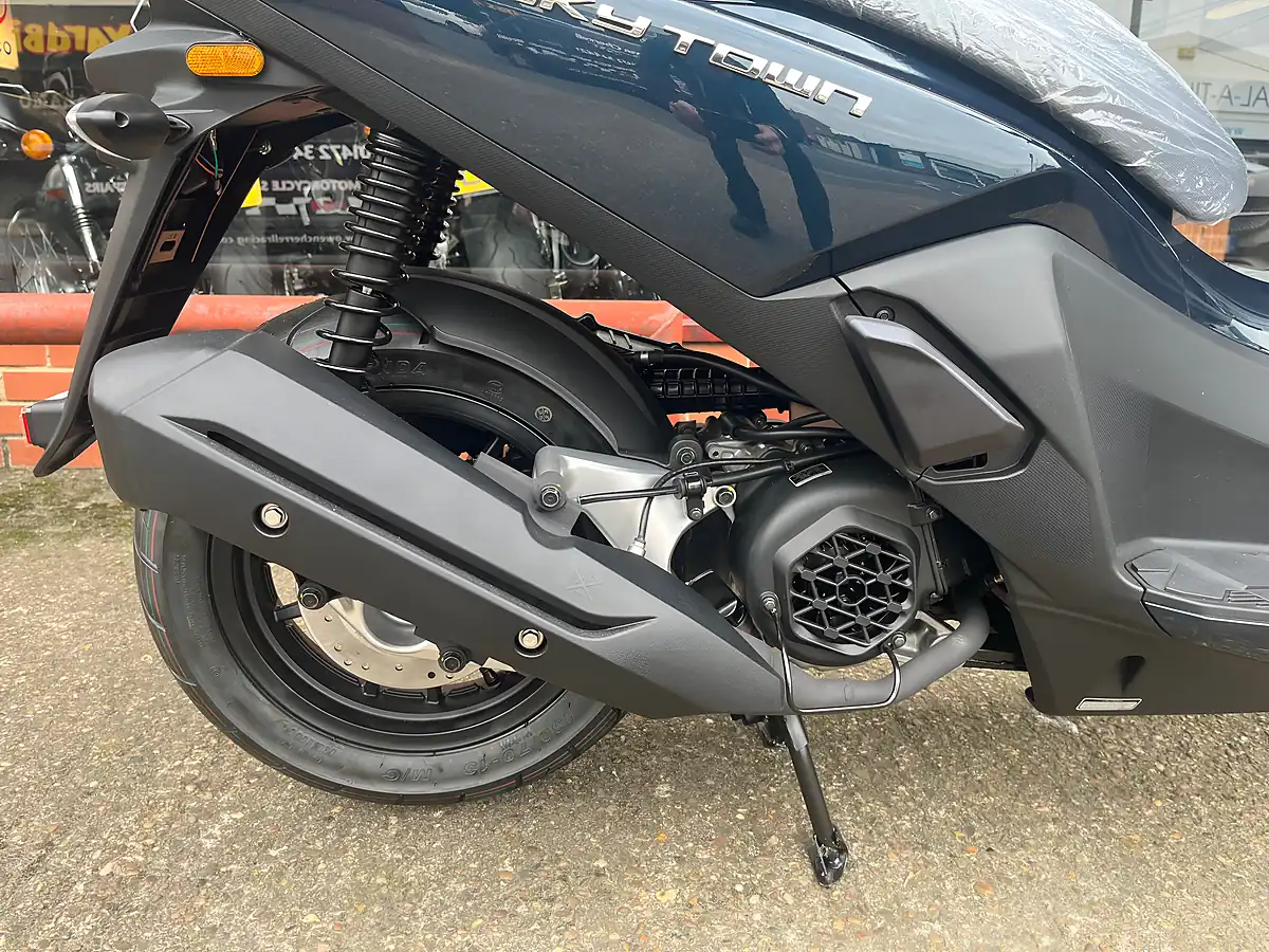 Used Kymco Skytown - Interior and Exterior details 3