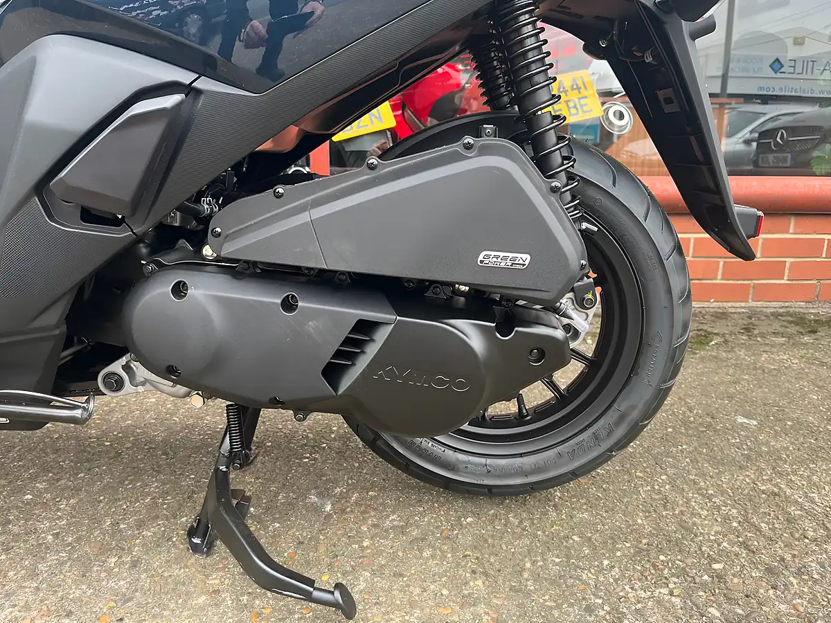 Used Kymco Skytown - Interior and Exterior details 7