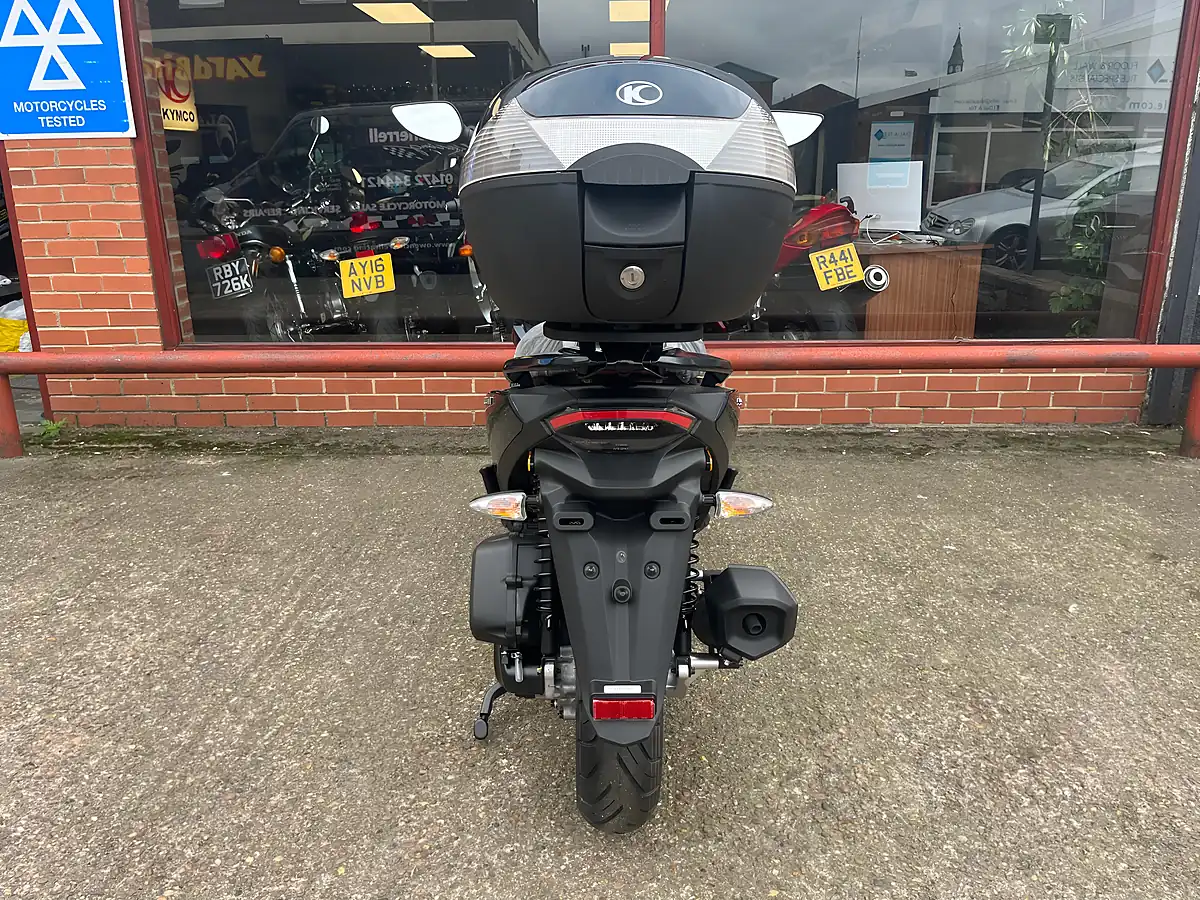 Used Kymco Skytown - Interior and Exterior details 8