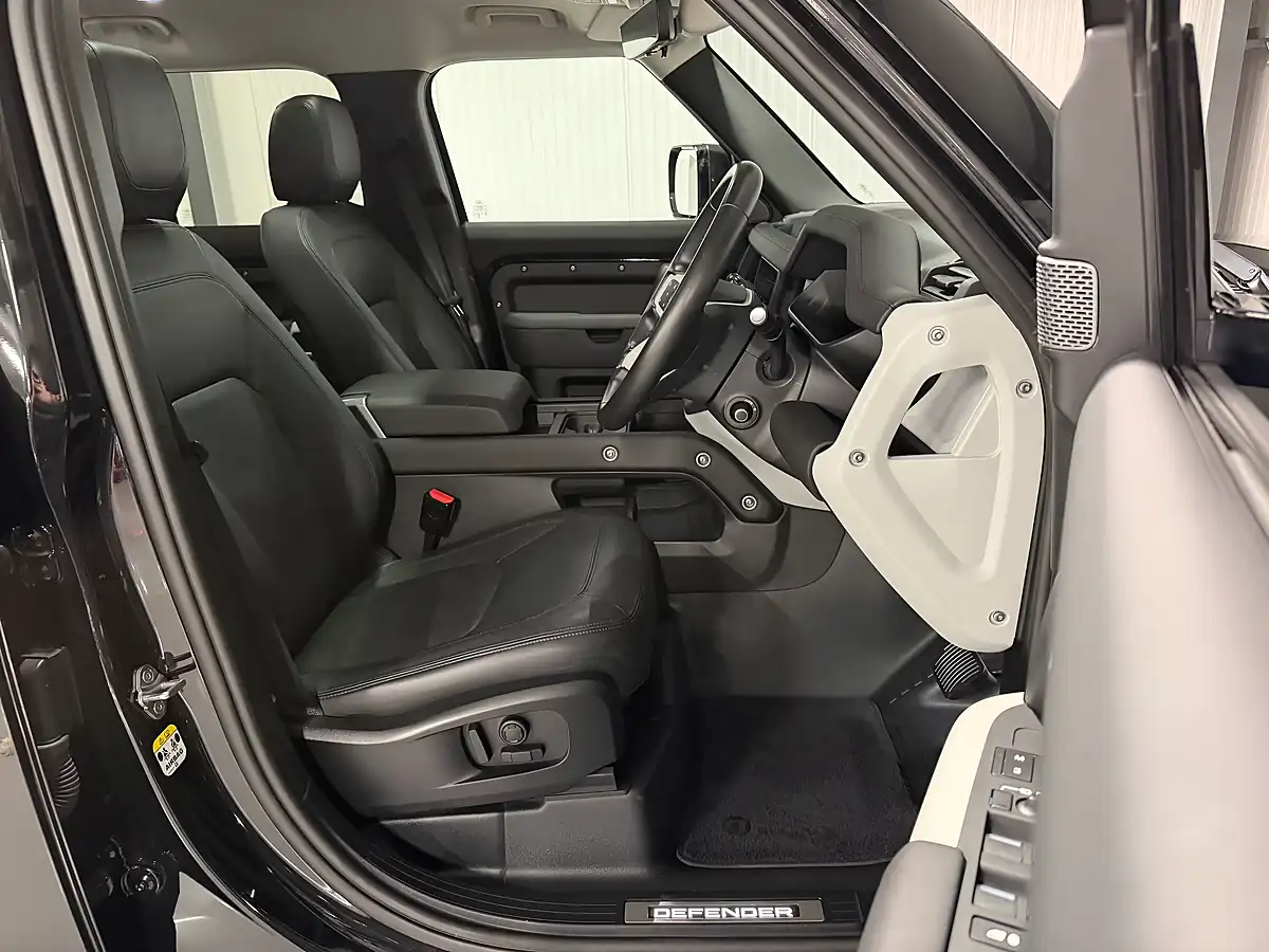 Used Land Rover Defender 110 Xs Edition Santorini Black - Interior and Exterior details 10