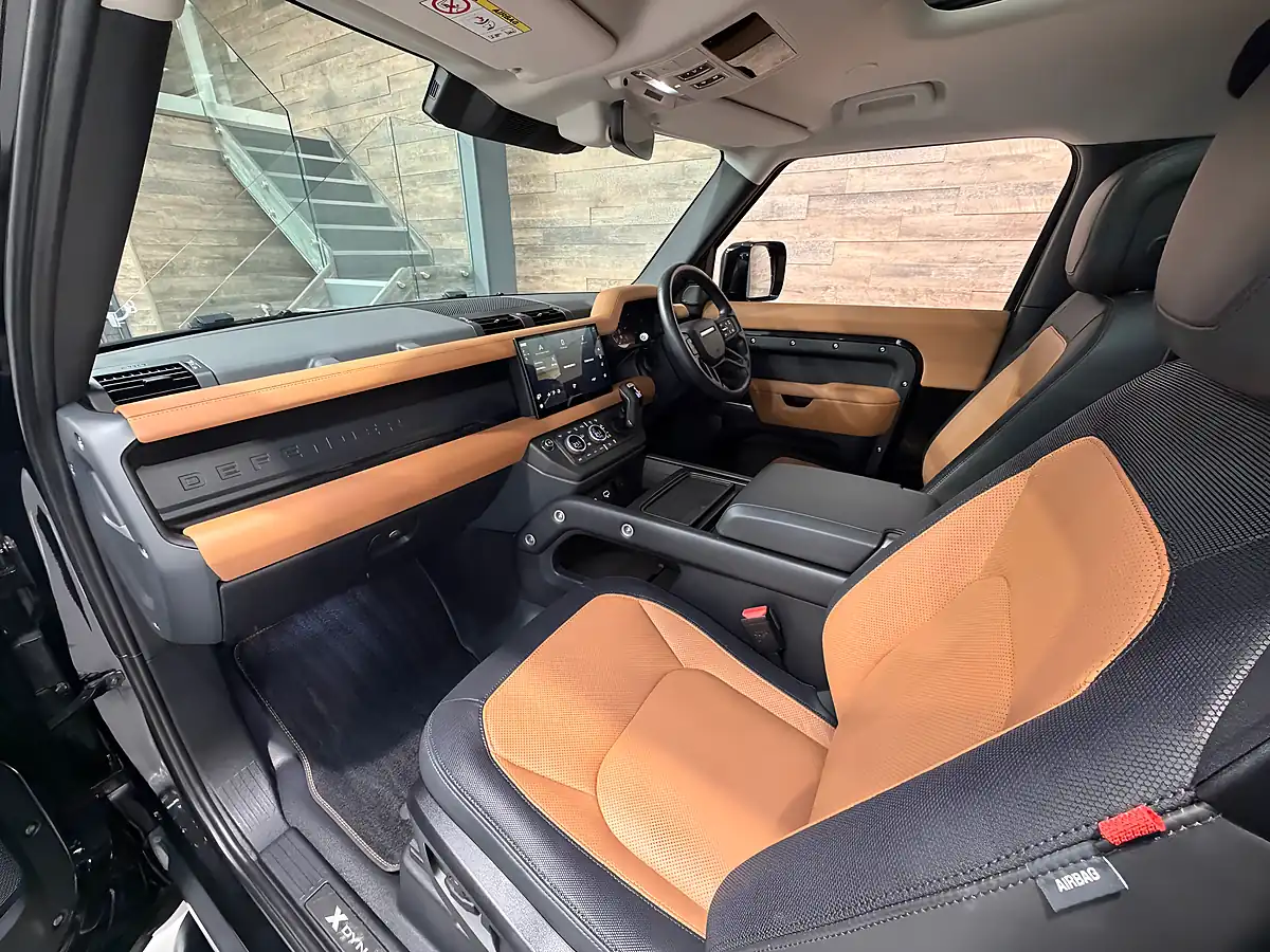 Used Land Rover Defender X-Dynamic Hse Black - Interior and Exterior details 11