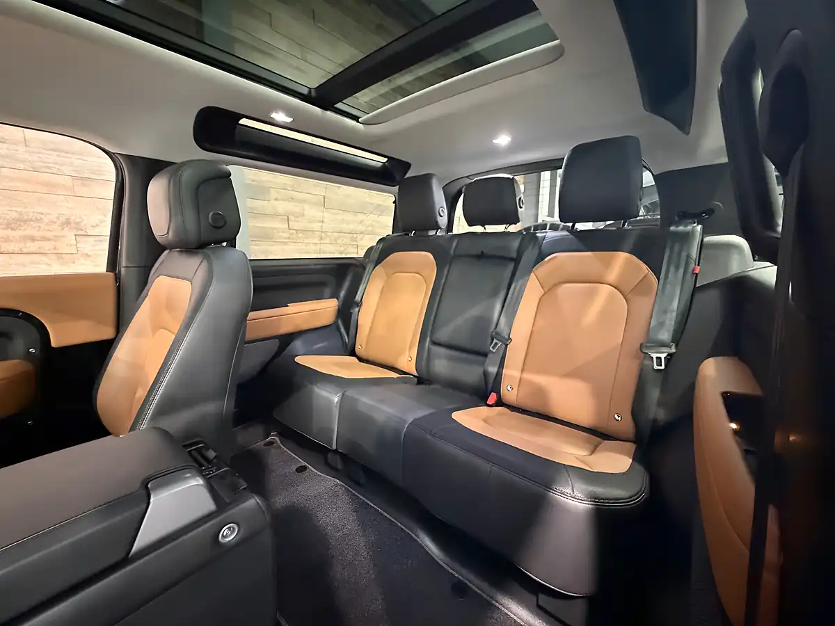 Used Land Rover Defender X-Dynamic Hse Black - Interior and Exterior details 13