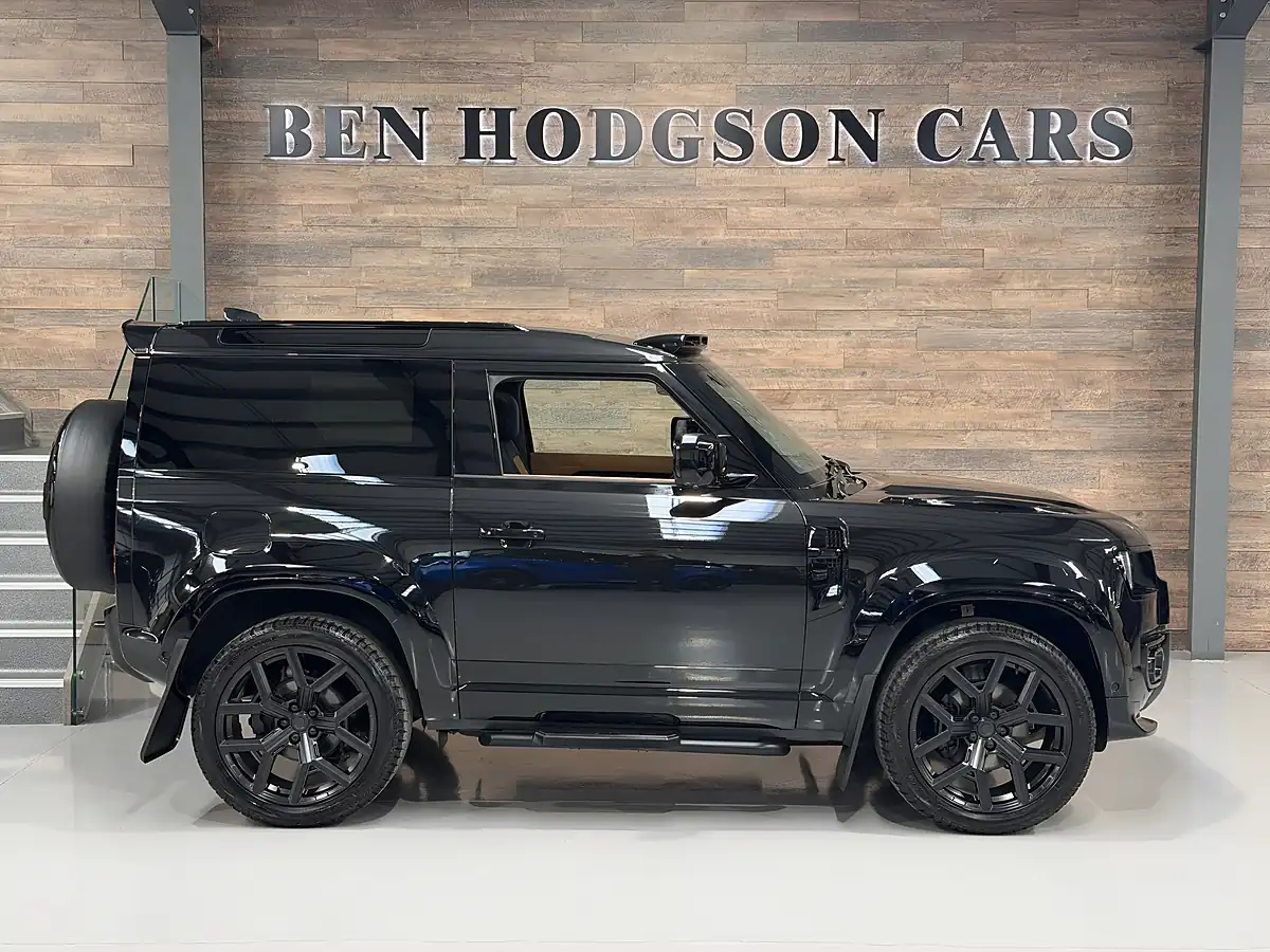 Used Land Rover Defender X-Dynamic Hse Black - Interior and Exterior details 7