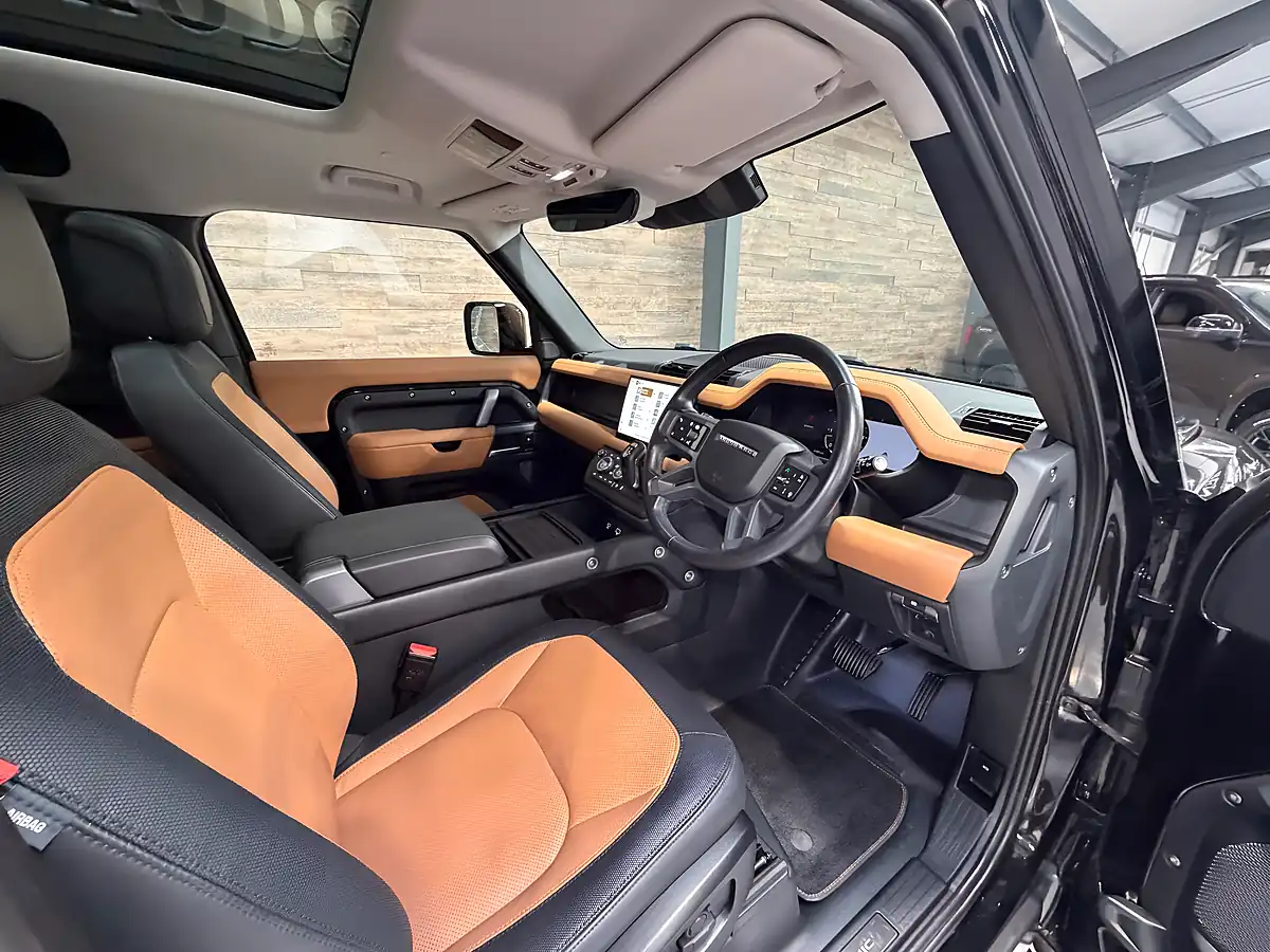 Used Land Rover Defender X-Dynamic Hse Black - Interior and Exterior details 9