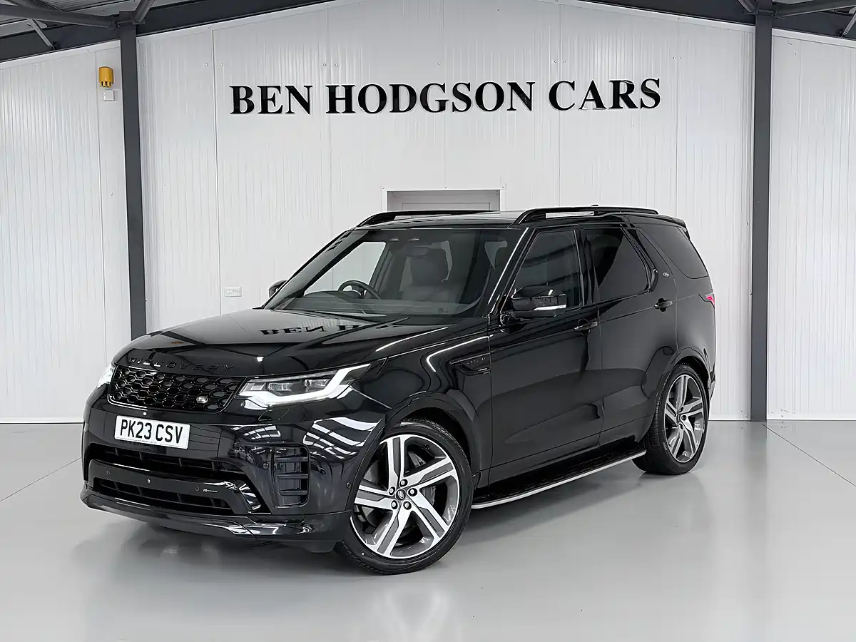 Used Land Rover Discovery R-Dynamic Hse Santorini Black Metallic - Front View