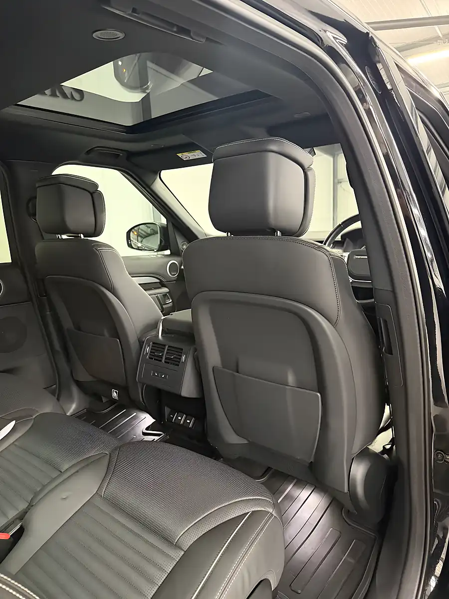Used Land Rover Discovery R-Dynamic Hse Santorini Black Metallic - Interior and Exterior details 12