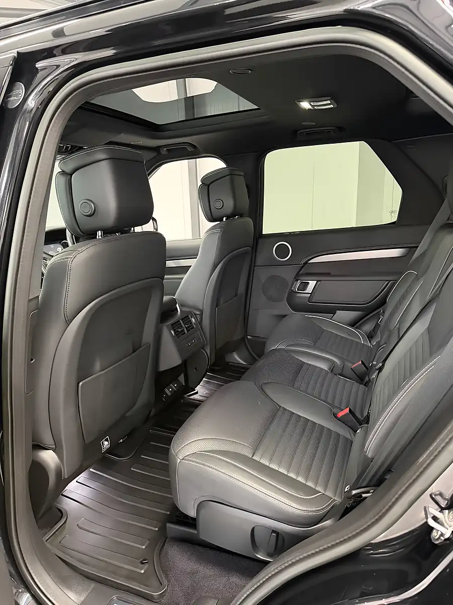 Used Land Rover Discovery R-Dynamic Hse Santorini Black Metallic - Interior and Exterior details 19