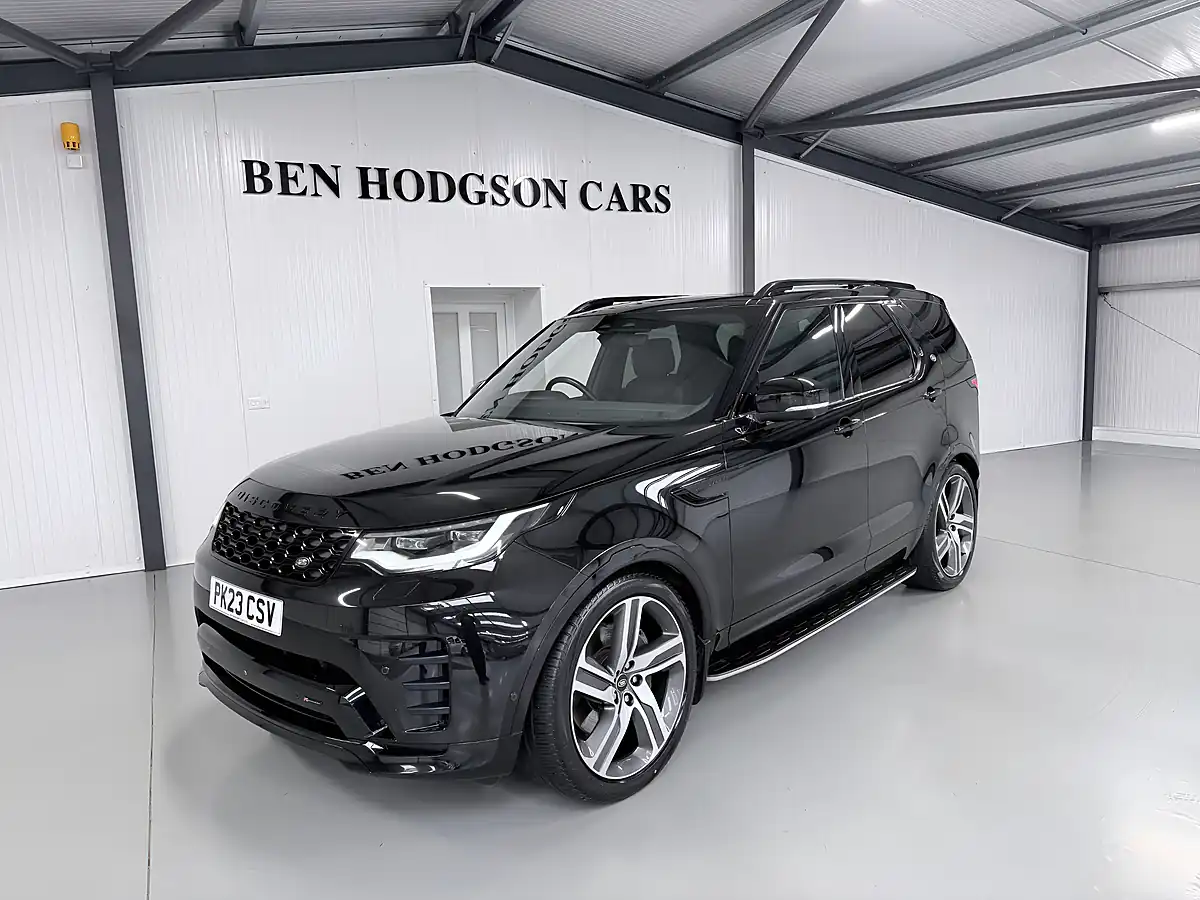 Used Land Rover Discovery R-Dynamic Hse Santorini Black Metallic - Interior and Exterior details 2