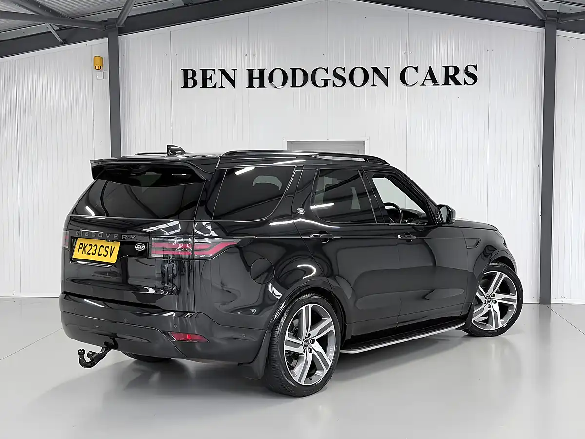 Used Land Rover Discovery R-Dynamic Hse Santorini Black Metallic - Interior and Exterior details 7