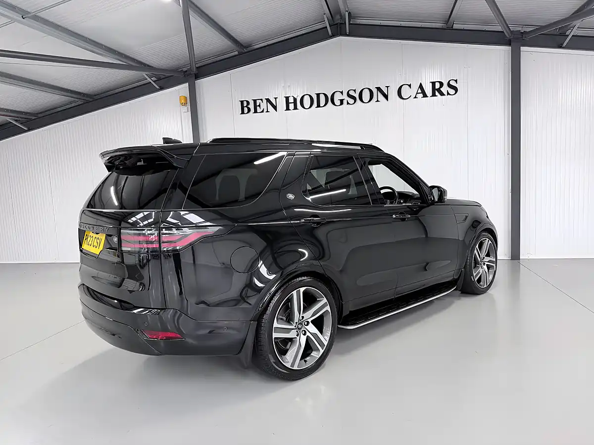 Used Land Rover Discovery R-Dynamic Hse Santorini Black Metallic - Interior and Exterior details 8