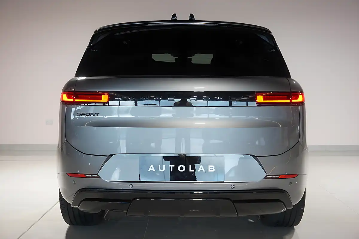 Used Land Rover Range Rover Sport Dynamic Se Eiger Grey - Interior and Exterior details 11