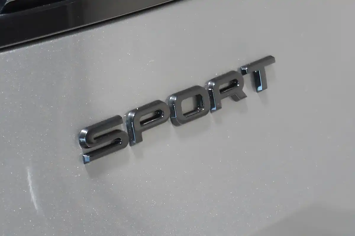 Used Land Rover Range Rover Sport Dynamic Se Eiger Grey - Interior and Exterior details 20