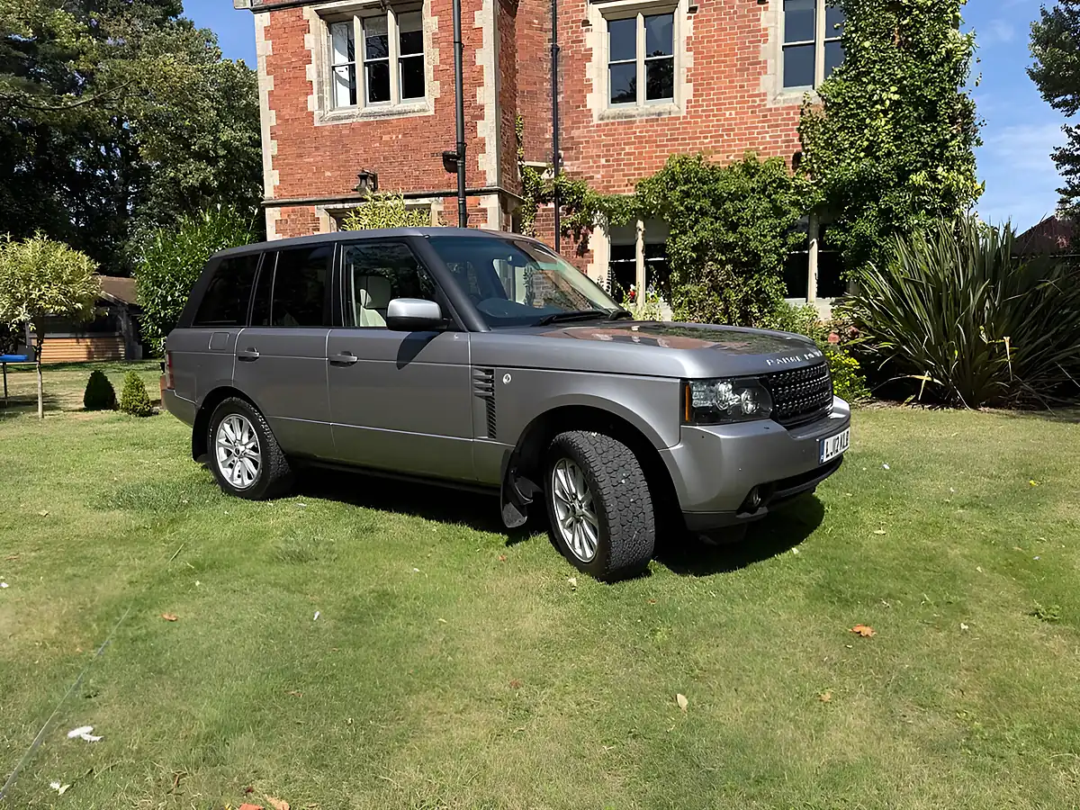 Used Land Rover Range Rover Vogue Orkney Grey Metallic - Front View