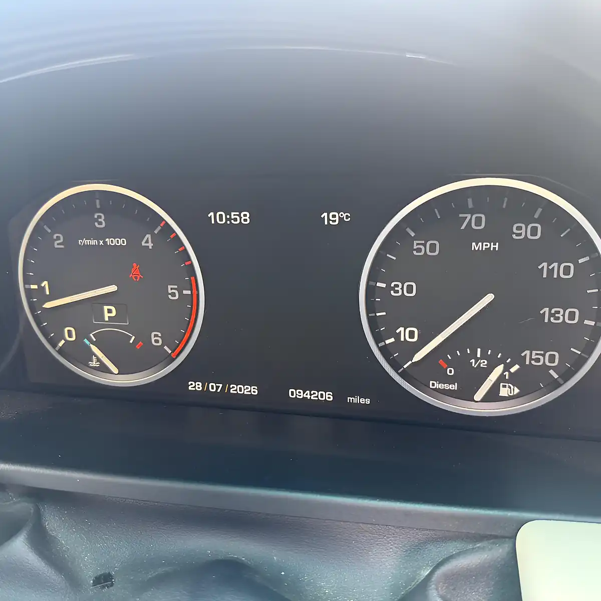 Used Land Rover Range Rover Vogue Orkney Grey Metallic - Interior and Exterior details 10